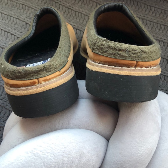 955 Originals Women’s 9 Mens 7 Slip On Clogs Otter - Picture 6 of 8